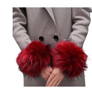 Red Women’s Faux Fur Wrist Cuffs – Chic, Fluffy, and Perfect for Fall & Winter